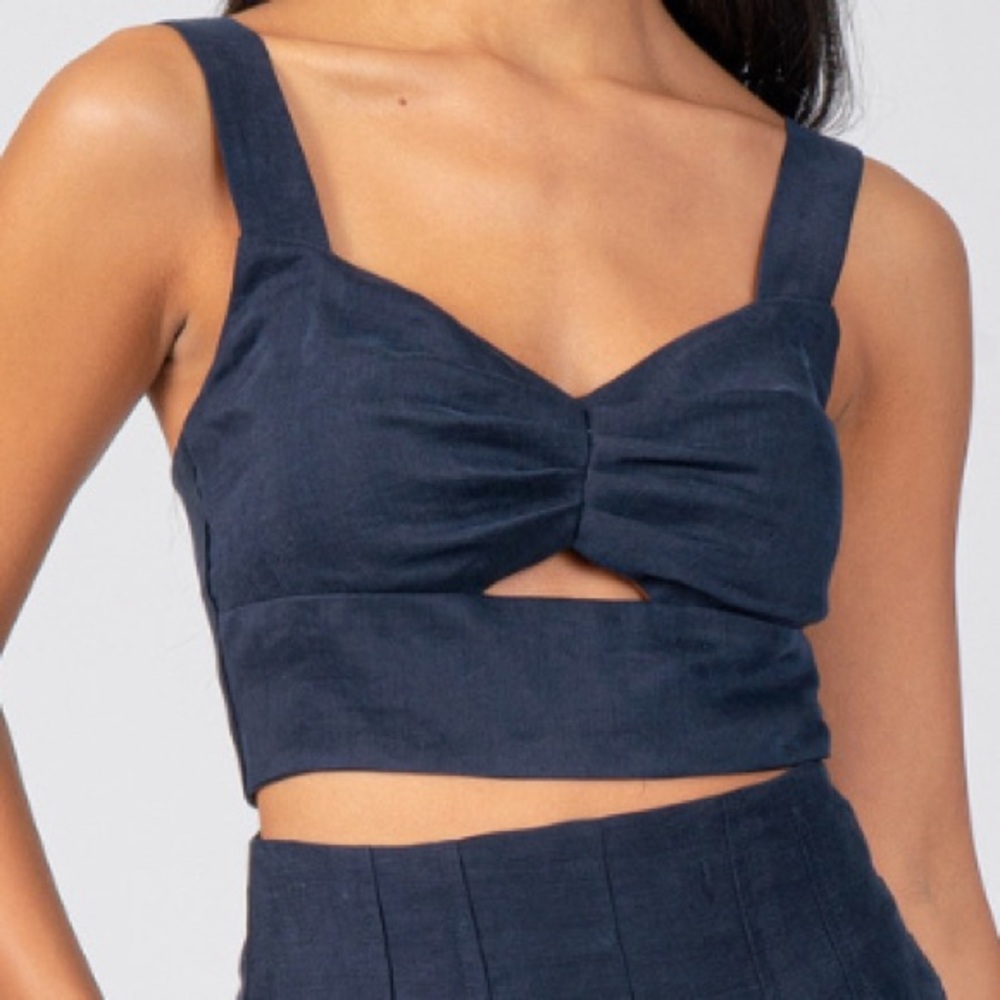 LAVENDER BROWN nwt navy Stella crop top